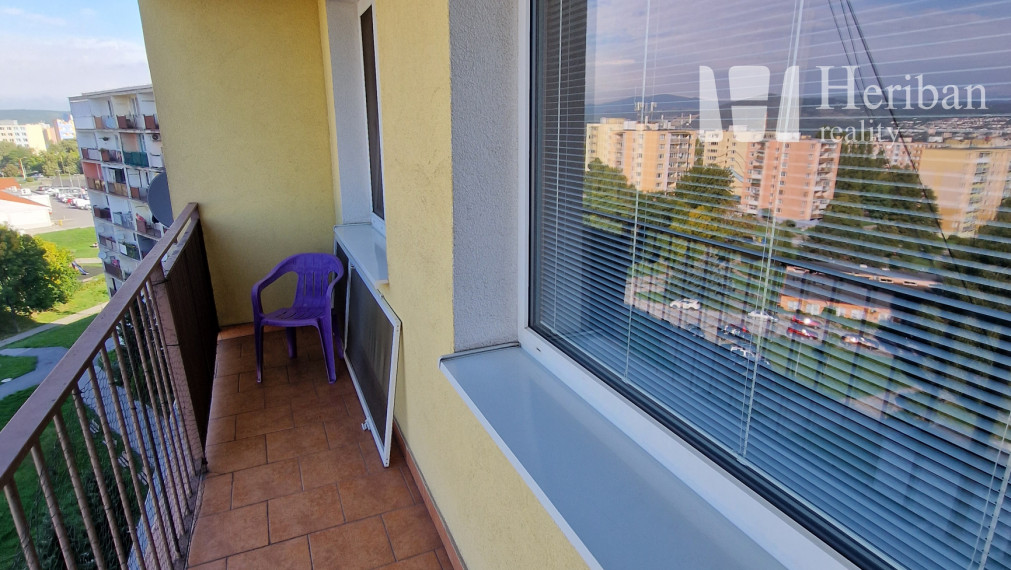 veľký 1 izb.byt s 6m logiou, 42m2, rekonštr., Tokajícká ul,  Ke-Furča