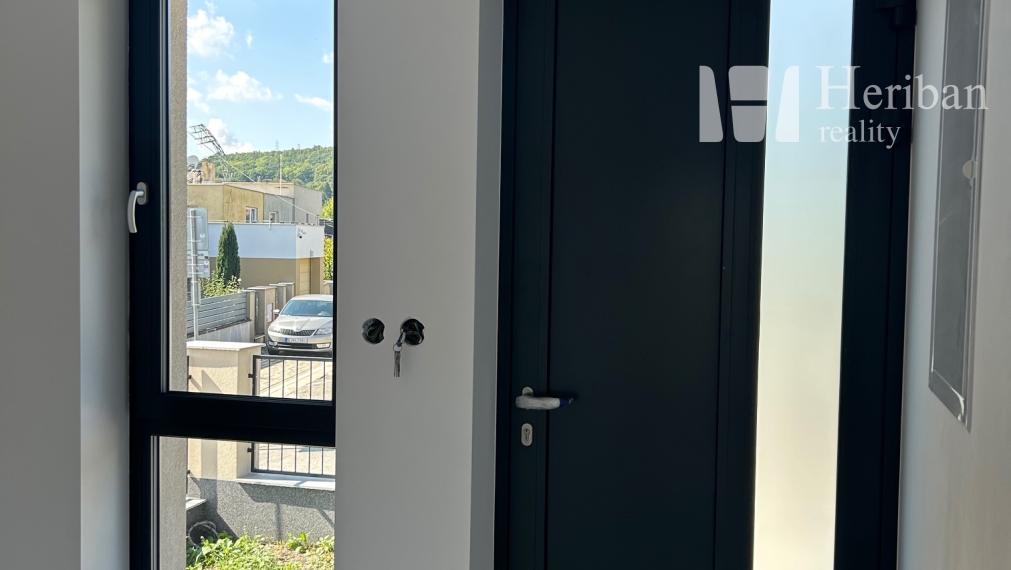 5 izb.RD+4 ár.pozemok, nová kvalitná rek.,Jazdecká ul, Sever