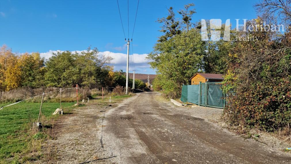 Na predaj: 12,5 ár.pozemok na výstavbu RD, Košice-Lorinčík