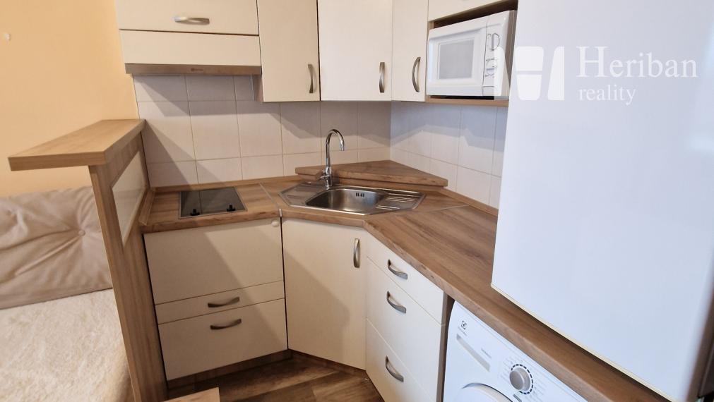 garsónka s logiou, komplet.rek, zariadená, Zupkova ul.