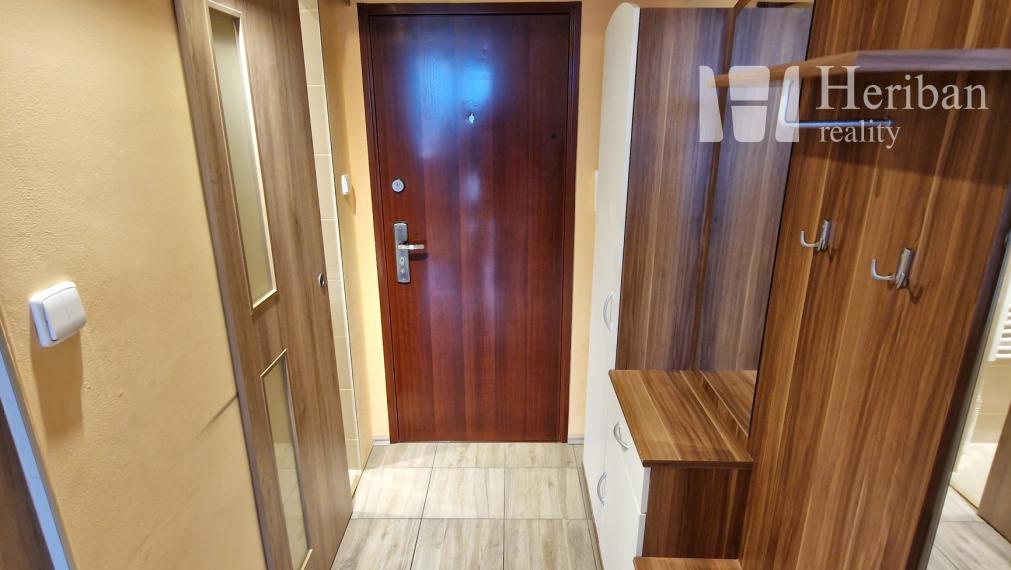 garsónka s logiou, komplet.rek, zariadená, Zupkova ul.