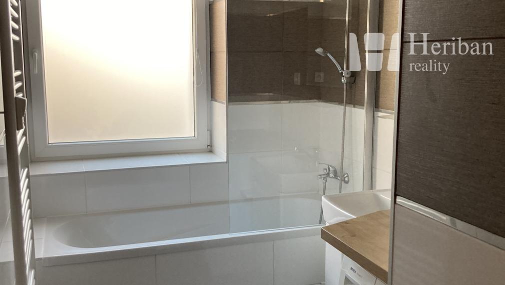 2 izb.byt, 53m2, rekonštr. a zariadený, Jazmínova ul, Terasa