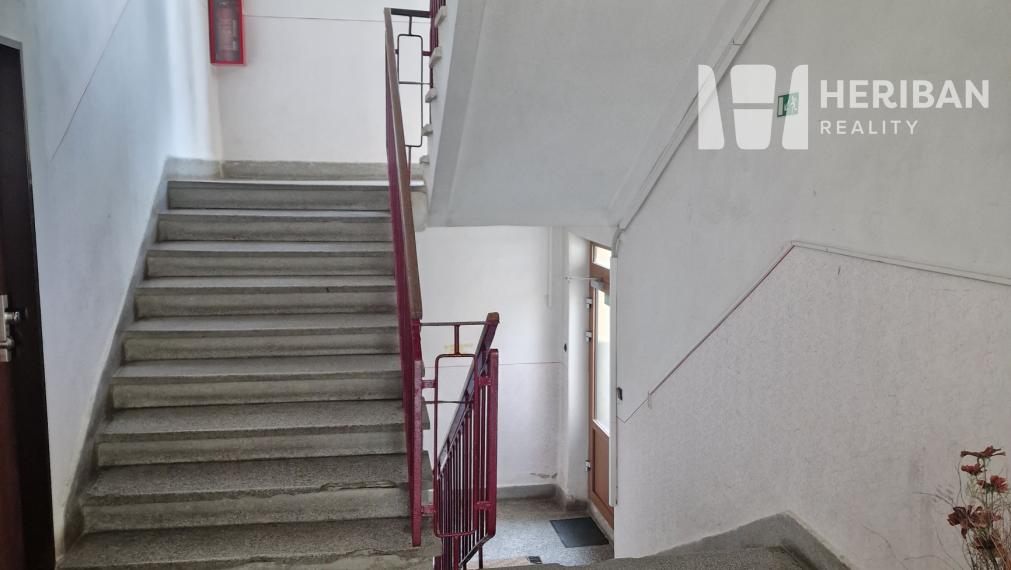 Väčší 1-izb.tehl.byt,42 m²,Obrancov mieru,KE-Sever