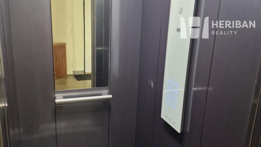 3-izb.byt s logiou, 73m2, 3.p, Mudroňova ul, KE-časť JUH