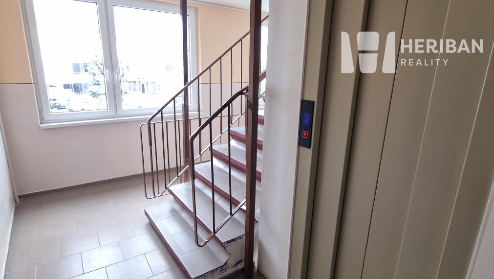 3-izb.byt s 6mlogiou,zariadený, nová komplet rek, Jaltská ul