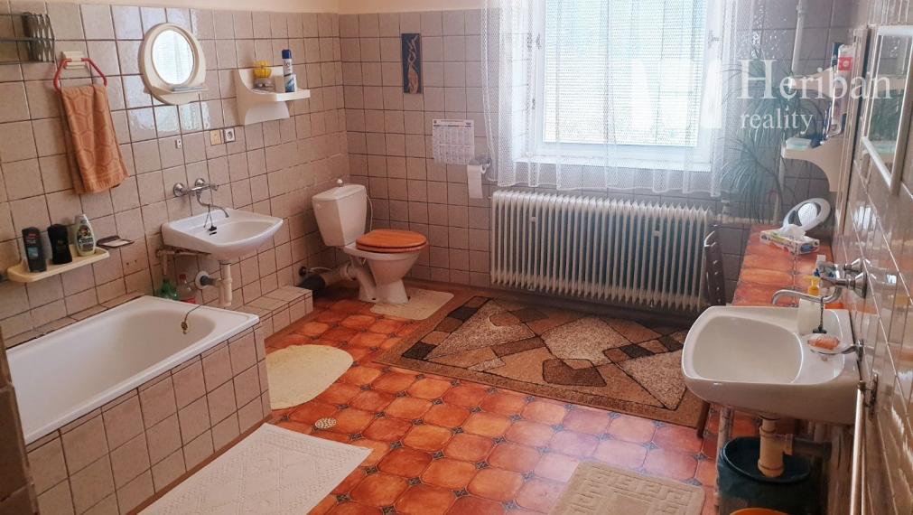 2-generačný rod.dom,12,8ár.pozemok,obec Leles-okres Trebišov