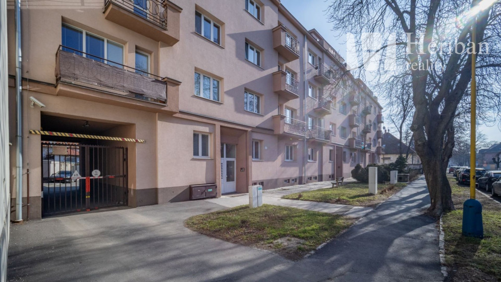 3-izb.tehl.byt s balkónom a logiou, 74m2, Jiskrova ul, Staré Mesto