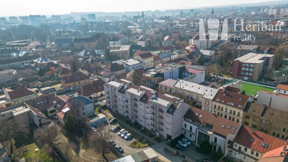 3-izb.tehl.byt s balkónom a logiou, 74m2, Jiskrova ul, Staré Mesto