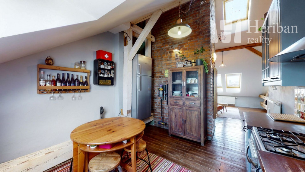 3-izb.tehl.byt s balkónom a logiou, 74m2, Jiskrova ul, Staré Mesto