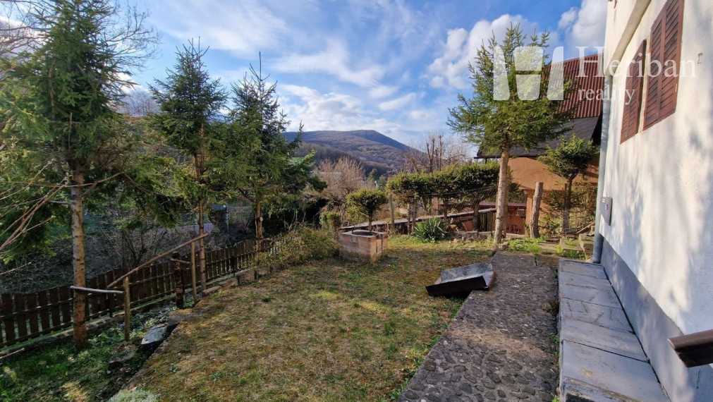 murovaná rekreačná chata, plyn+vodovod, 4,7ár.pozemok, Sokol-časť Uhrinč