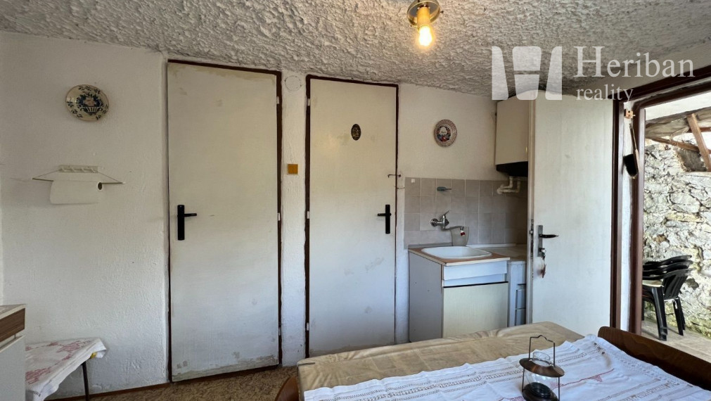 murovaná rekreačná chata, plyn+vodovod, 4,7ár.pozemok, Sokol-časť Uhrinč