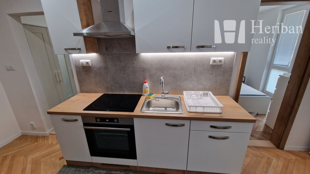 1,5 izb.byt s balkónom, nová rekonštr, Hroncova ul,KE-Sever