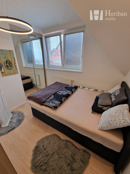 3-izb.byt s terasou, rekonštr. a zariadený, Klimkovičova ul, časť KVP