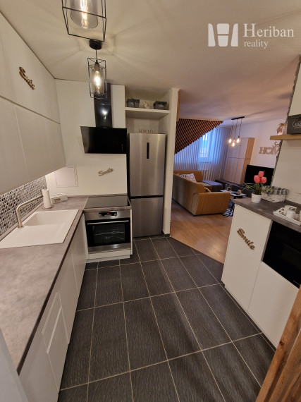 3-izb.byt s terasou, rekonštr. a zariadený, Klimkovičova ul, časť KVP