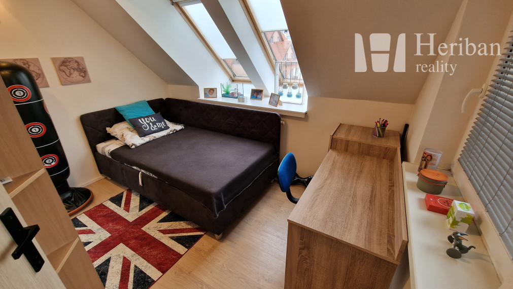 3-izb.byt s terasou, rekonštr. a zariadený, Klimkovičova ul, časť KVP