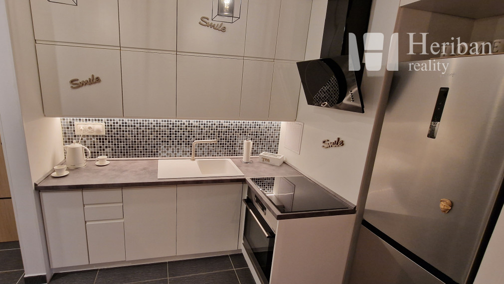 3-izb.byt s terasou, rekonštr. a zariadený, Klimkovičova ul, časť KVP