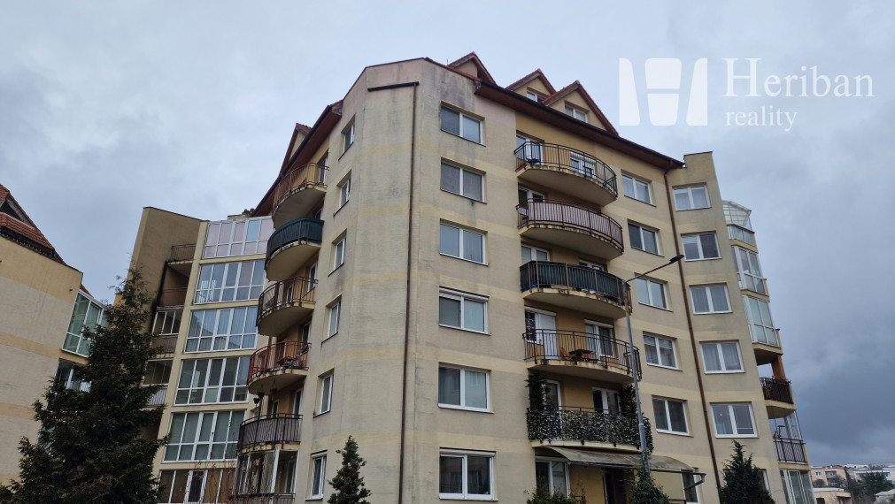 3-izb.byt s terasou, rekonštr. a zariadený, Klimkovičova ul, časť KVP