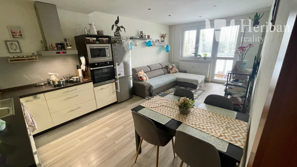 3-izb.byt s logiou, 68m2, rekonštr., Tr.SNP/Nešporova,Terasa