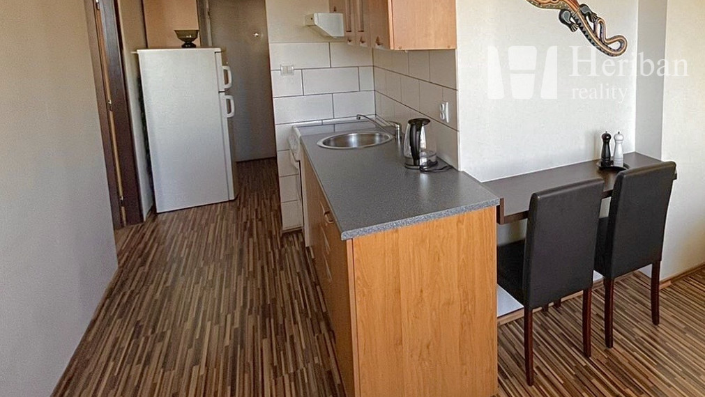 1,5-izb.byt, rekonštr. a zariadený,Palárikova ul, KE-JUH