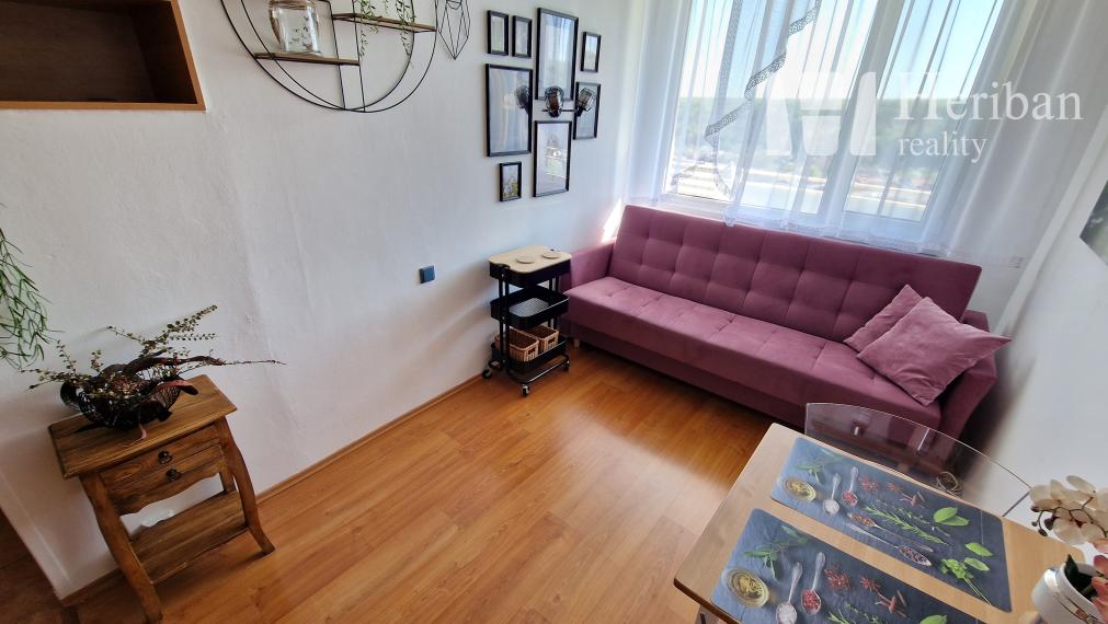 1,5 izb.byt s 6m logiou,42m2, zariadený, Denešova ul, KE-KVP