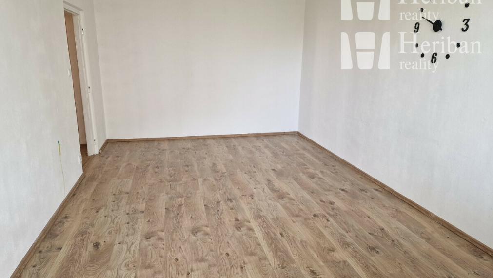 3-izb.byt s 2logiami, 65m2, 5.p, Jantárova ul, KE-časť JUH