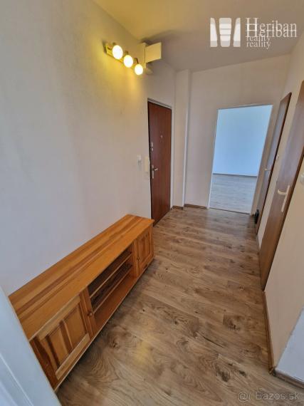 3-izb.byt s 2logiami, 65m2, 5.p, Jantárova ul, KE-časť JUH