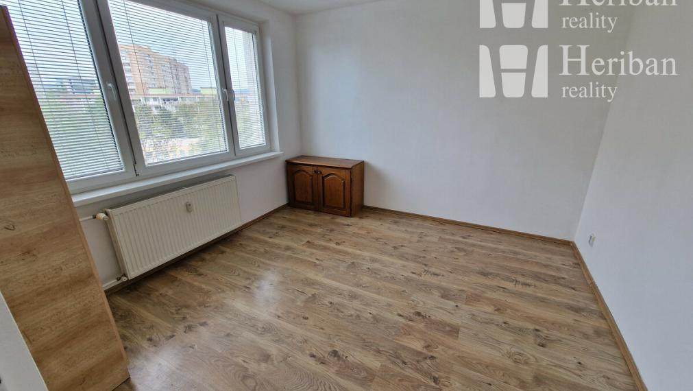 3-izb.byt s 2logiami, 65m2, 5.p, Jantárova ul, KE-časť JUH