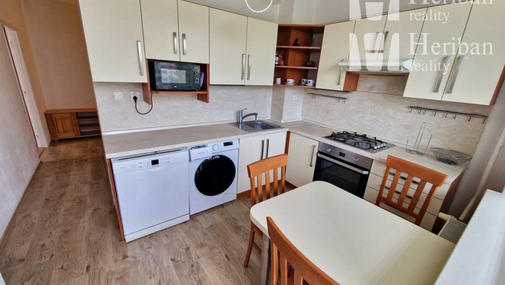 3-izb.byt s 2logiami, 65m2, 5.p, Jantárova ul, KE-časť JUH