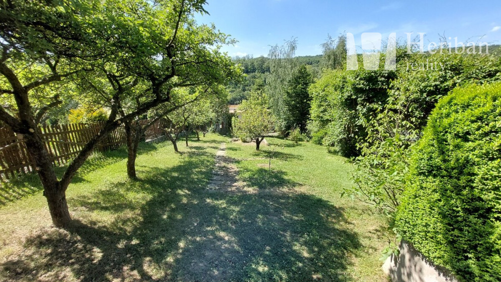 Celoročne obývateľná chata + 4,9 ár. pozemok, Nižný Klátov