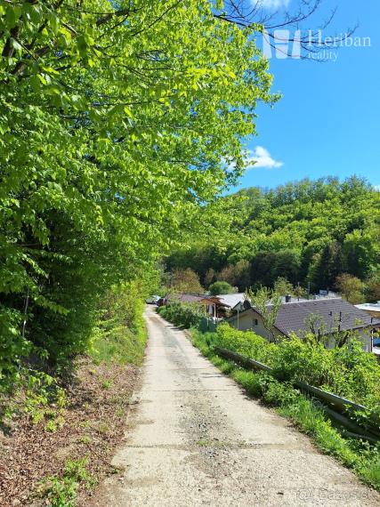 Celoročne obývateľná chata + 4,9 ár. pozemok, Nižný Klátov