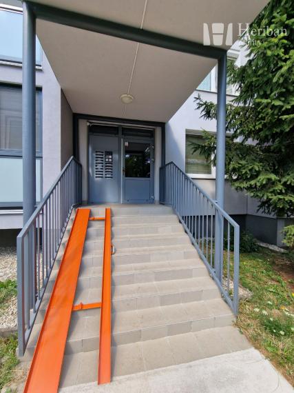 3-izb.byt s 6m logiou, 55m2, Rožňavská ul., Západ-Terasa