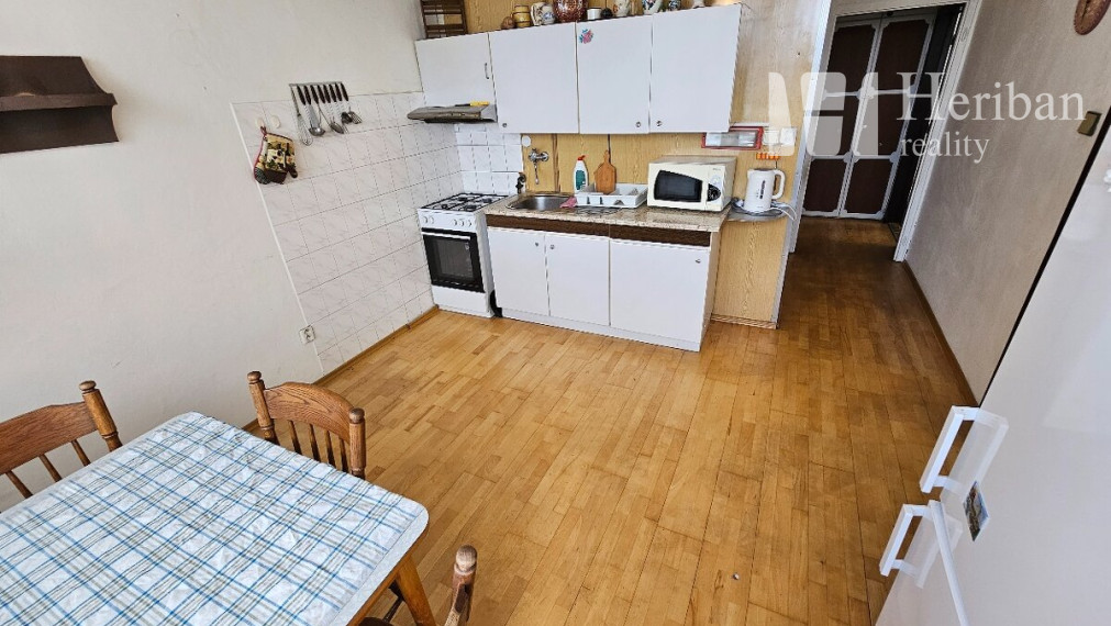 veľký 2-izb.byt s logiou, 58m2, 4,p/8, Kurská ul, KE-Furča