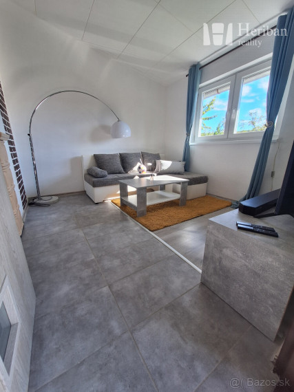 Celoročne obývateľná chata + 4,9 ár. pozemok, Nižný Klátov