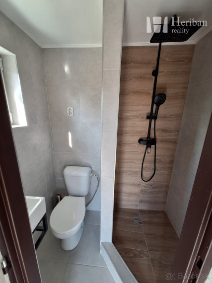 Celoročne obývateľná chata + 4,9 ár. pozemok, Nižný Klátov