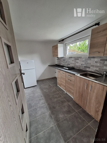 Celoročne obývateľná chata + 4,9 ár. pozemok, Nižný Klátov