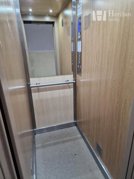 Na predaj:1-izb.byt, 28m2, 2.p/7, Nešporova ul, Západ-Terasa