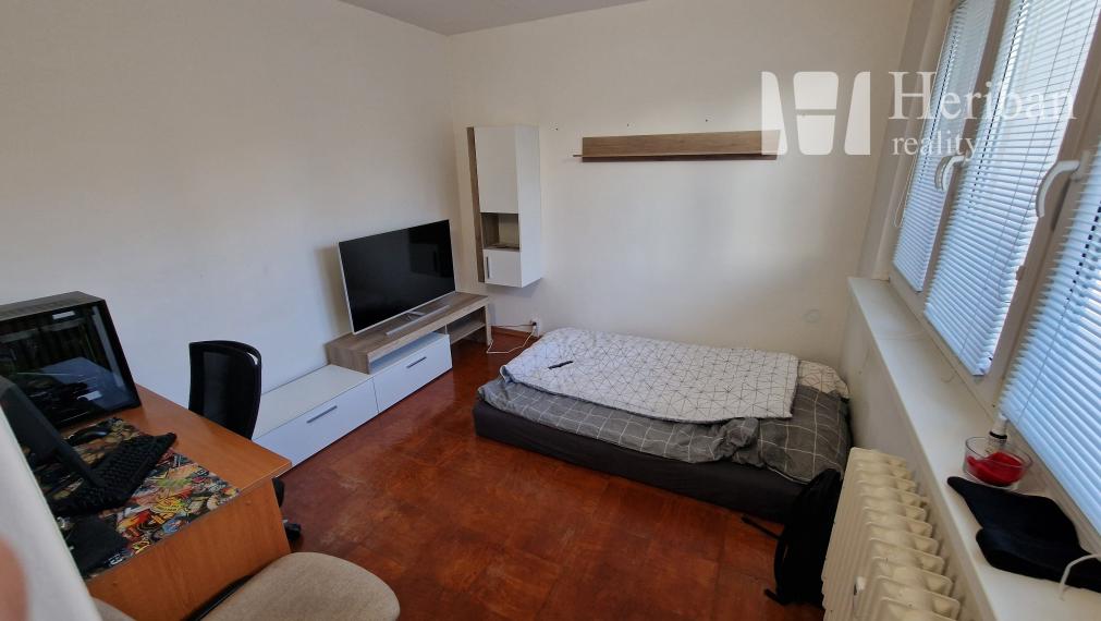 Na predaj:1-izb.byt, 28m2, 2.p/7, Nešporova ul, Západ-Terasa