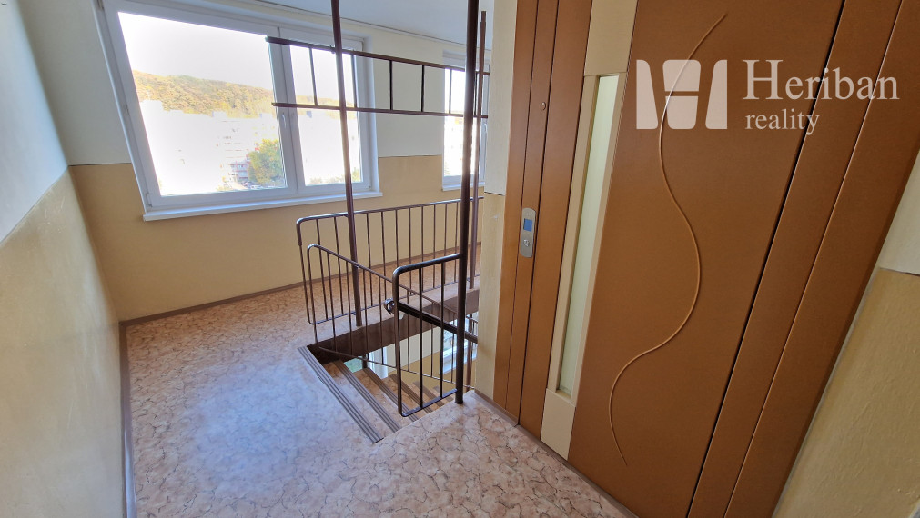 1,5-izb.byt, 42m2, zariadený, Sputnikova ul, KE-Nad Jazerom