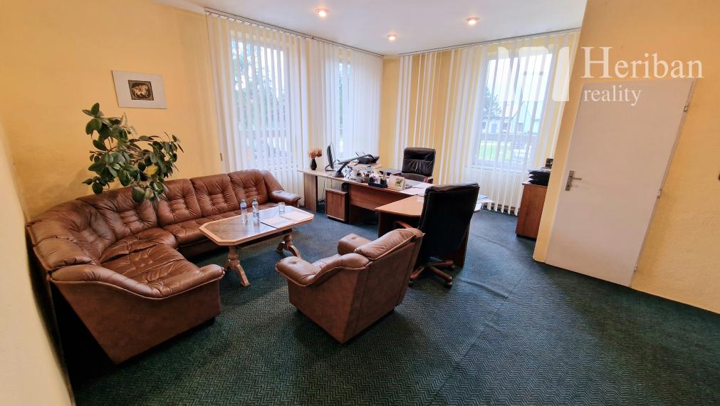 Admin.budovy + sklady, 65 ár.pozemok, k.ú. Mokrance/Moldava nad Bodvou