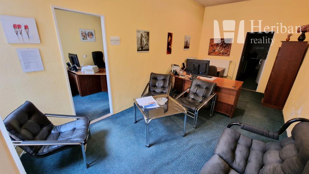 Admin.budovy + sklady, 65 ár.pozemok, k.ú. Mokrance/Moldava nad Bodvou