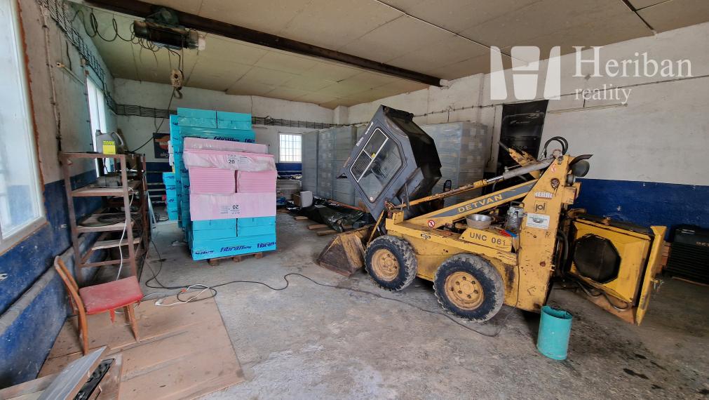 Admin.budovy + sklady, 65 ár.pozemok, k.ú. Mokrance/Moldava nad Bodvou