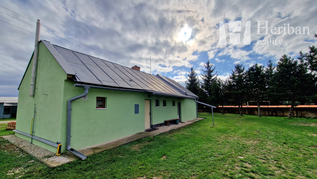 Admin.budovy + sklady, 65 ár.pozemok, k.ú. Mokrance/Moldava nad Bodvou