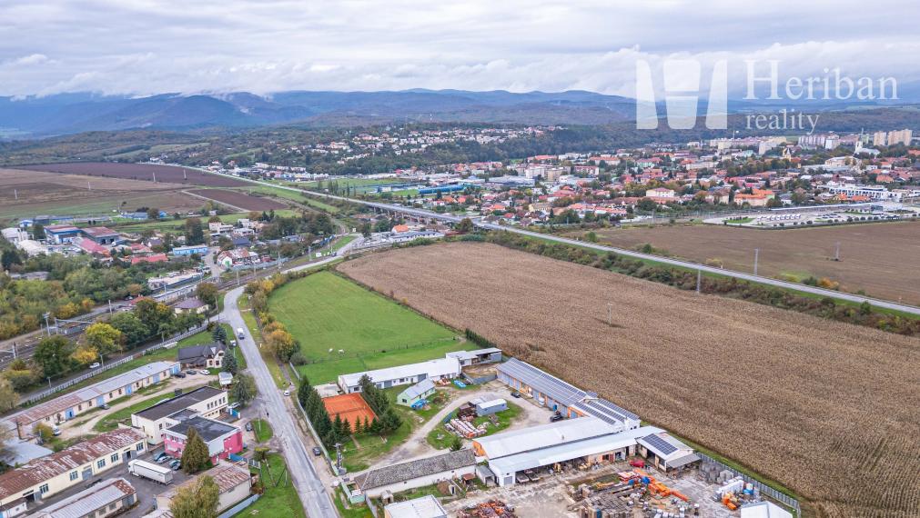 Admin.budovy + sklady, 65 ár.pozemok, k.ú. Mokrance/Moldava nad Bodvou