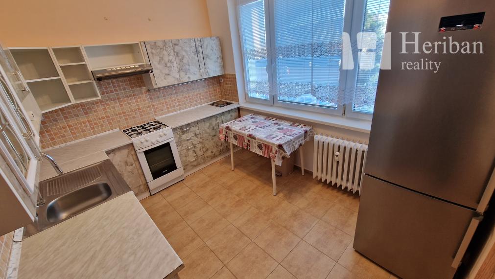 2-izb.byt, 50m2, 2.p/10, Orgovánová ul, Západ-Terasa