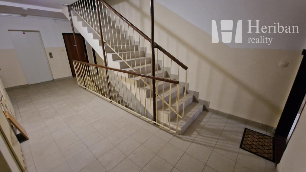 2-izb.byt, 50m2, 2.p/10, Orgovánová ul, Západ-Terasa