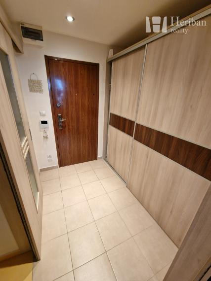 1 izb.byt s logiou,42m2,rek. a zariadený,Maurerova ul, Furča