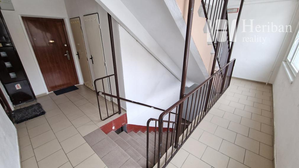 1 izb.byt s logiou,42m2,rek. a zariadený,Maurerova ul, Furča