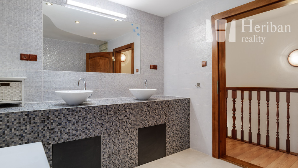 4-izb.rodinný dom s 6,2 ár.pozemkom, Diamantová ul, Ke-Západ