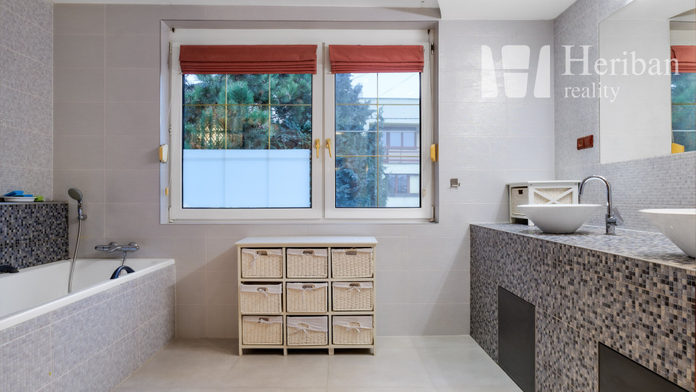 4-izb.rodinný dom s 6,2 ár.pozemkom, Diamantová ul, Ke-Západ