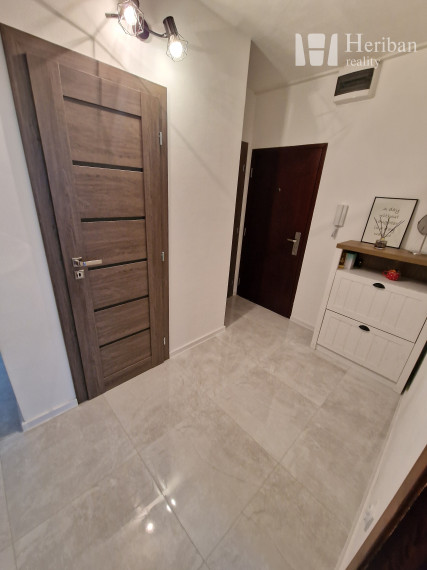 4-izb byt s logiou, rekonštr., 79m2, Ladožská ul, KE-Jazero